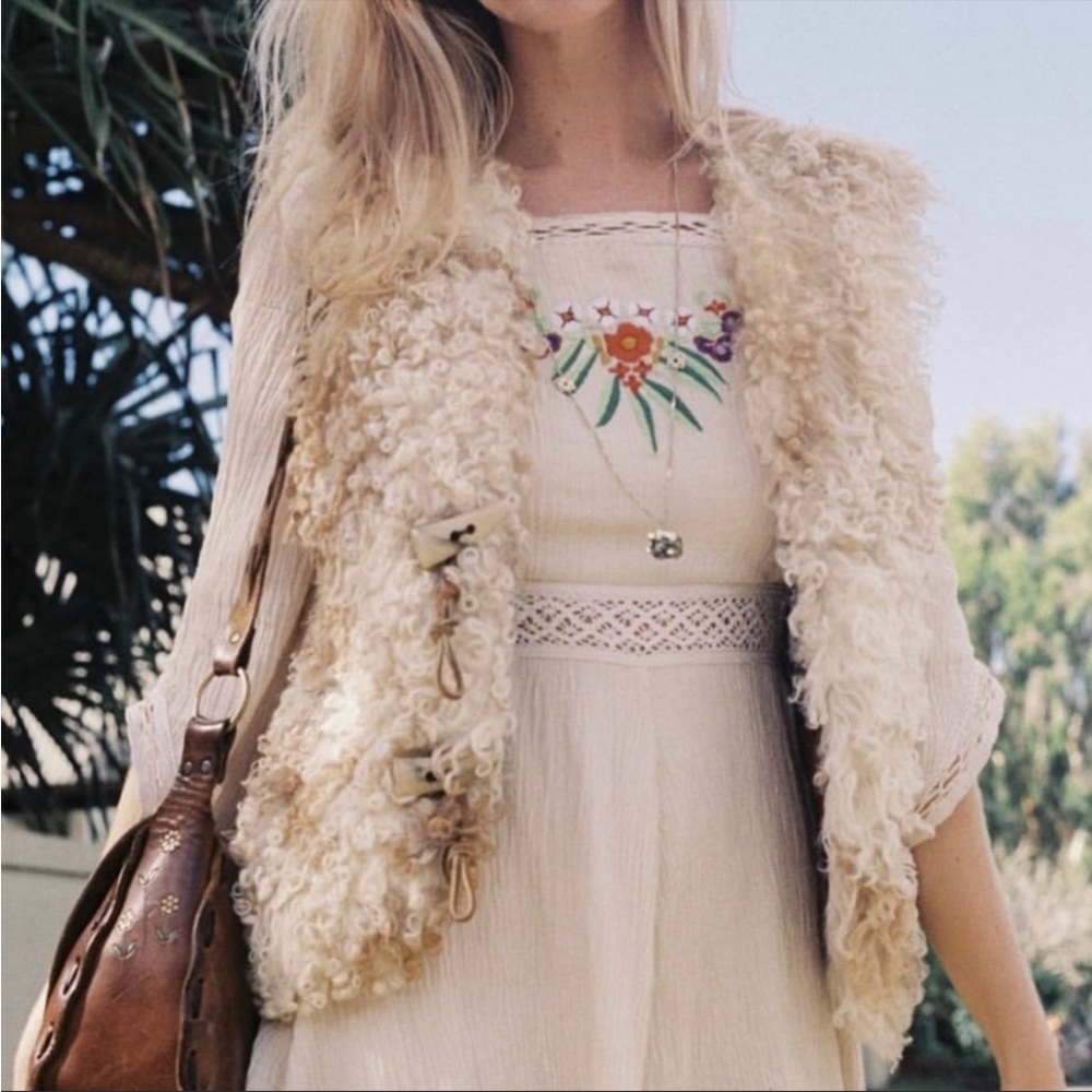 BNWT Chasing Unicorns Amelia Dress Size Small in Buttermilk  🥰✨